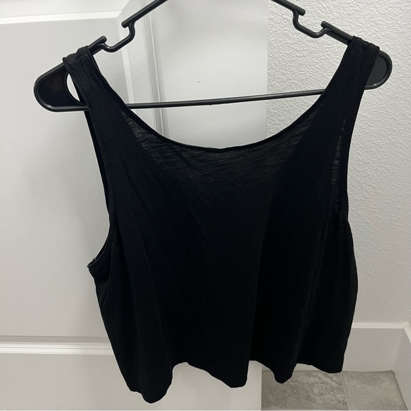 H&M Crop Top - Picture 2 of 2